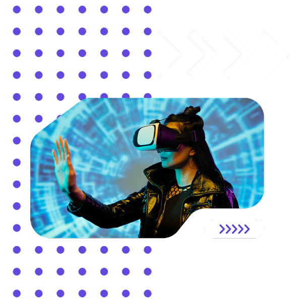 Kobieta w okularach VR – edukacja IT i nowoczesne technologie w Spark Academy